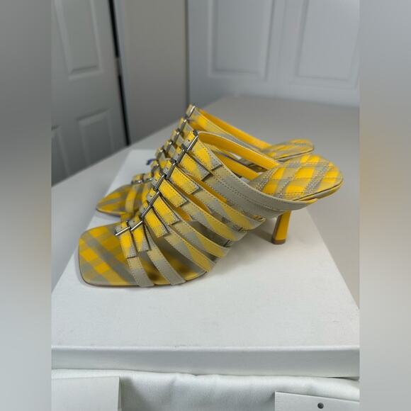 NWB Burberry Carmine Check Sandals Women's 8 Yellow/Green Buckled Strap Slip On - Picture 2 of 15